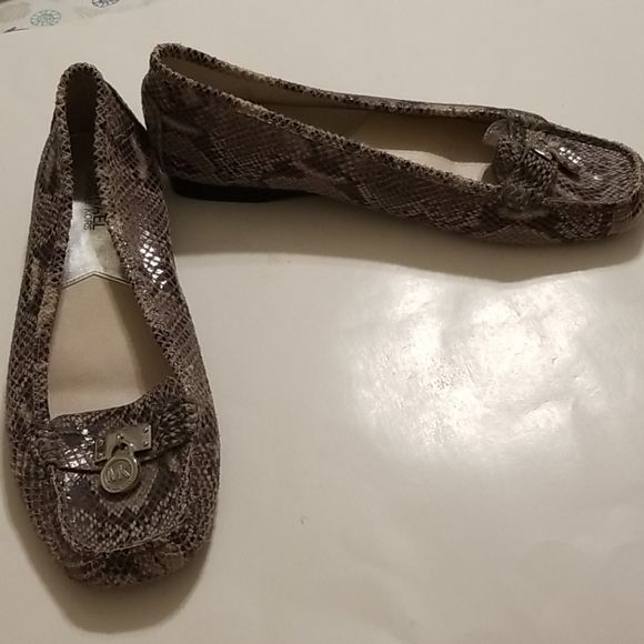Michael kors loafers - Picture 4 of 11